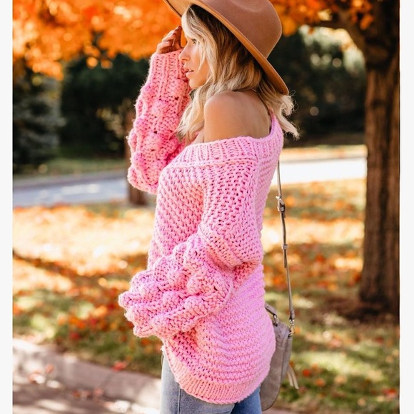 Vick Blanket of Snow Hand-knit Chunky Sweater - Picture 3 of 7